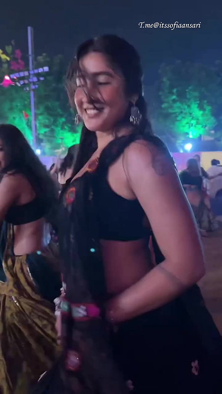 NAUGHTY TEMPTRESS SOFIA ANSARI SEDUCTIVE BACKLESS AT GARBA NIGHTS HQ VIDEO 2