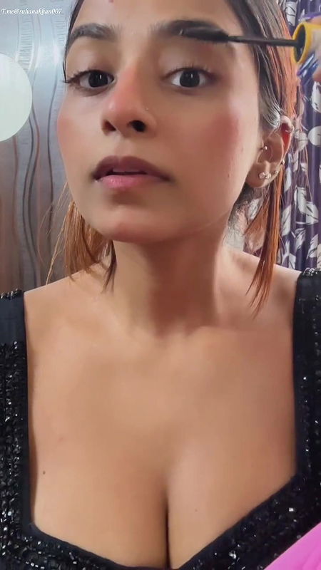 SUHANA KHAN DELICIOUS BOMBSHELL SEXY BACKLESS AND DESIRABLE IN SAREE HQ VIDEO 2