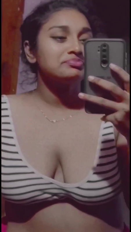 Sexy Hot Girlfriend Nude Bathing For Lover 2