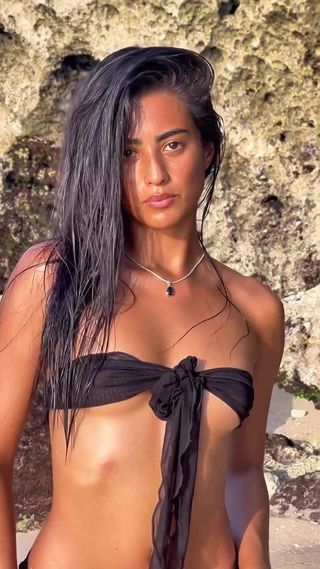 MODEL FIGURE DUSKY BOLD BABE TEMPTING IN BIKINI VIEW UUFFF 2