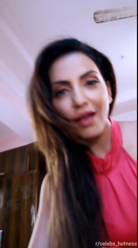 Milf Navina Bole Hot scene from webseries Kaal Sandhi 2