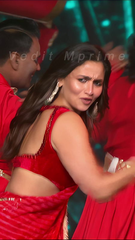 Alia Bhatt horny erotic cleavage armpit show ass shaking hottest Vertical UHD Video2