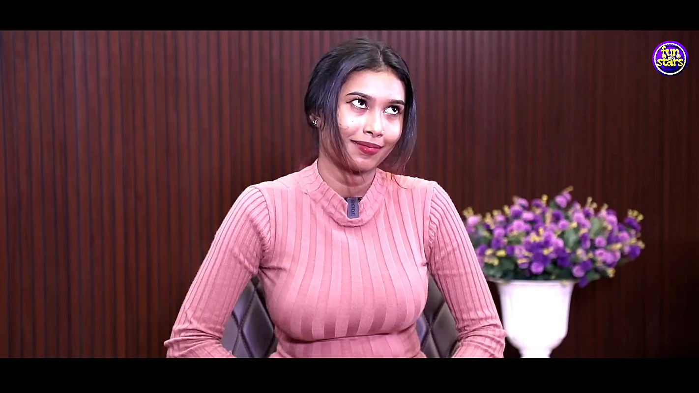 Anchor Aswathi huge boobs in tight dress 2