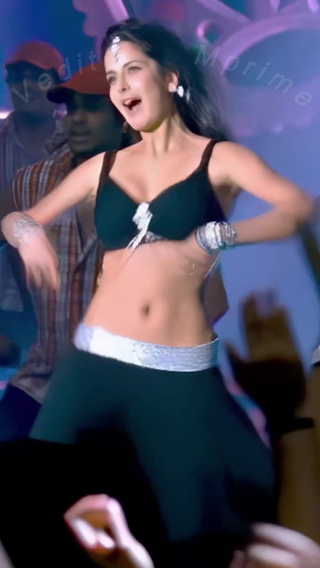 Katrina boucing boobs deep navel armpit show curvy ass shaking vertical UHD video 2