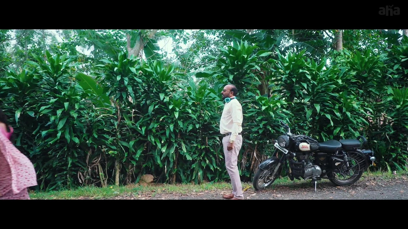 Maanushi Khair Navel Crushed Sweaty Sensual Bed Kissing Romantic 4K Scenes Sshhh 2 2