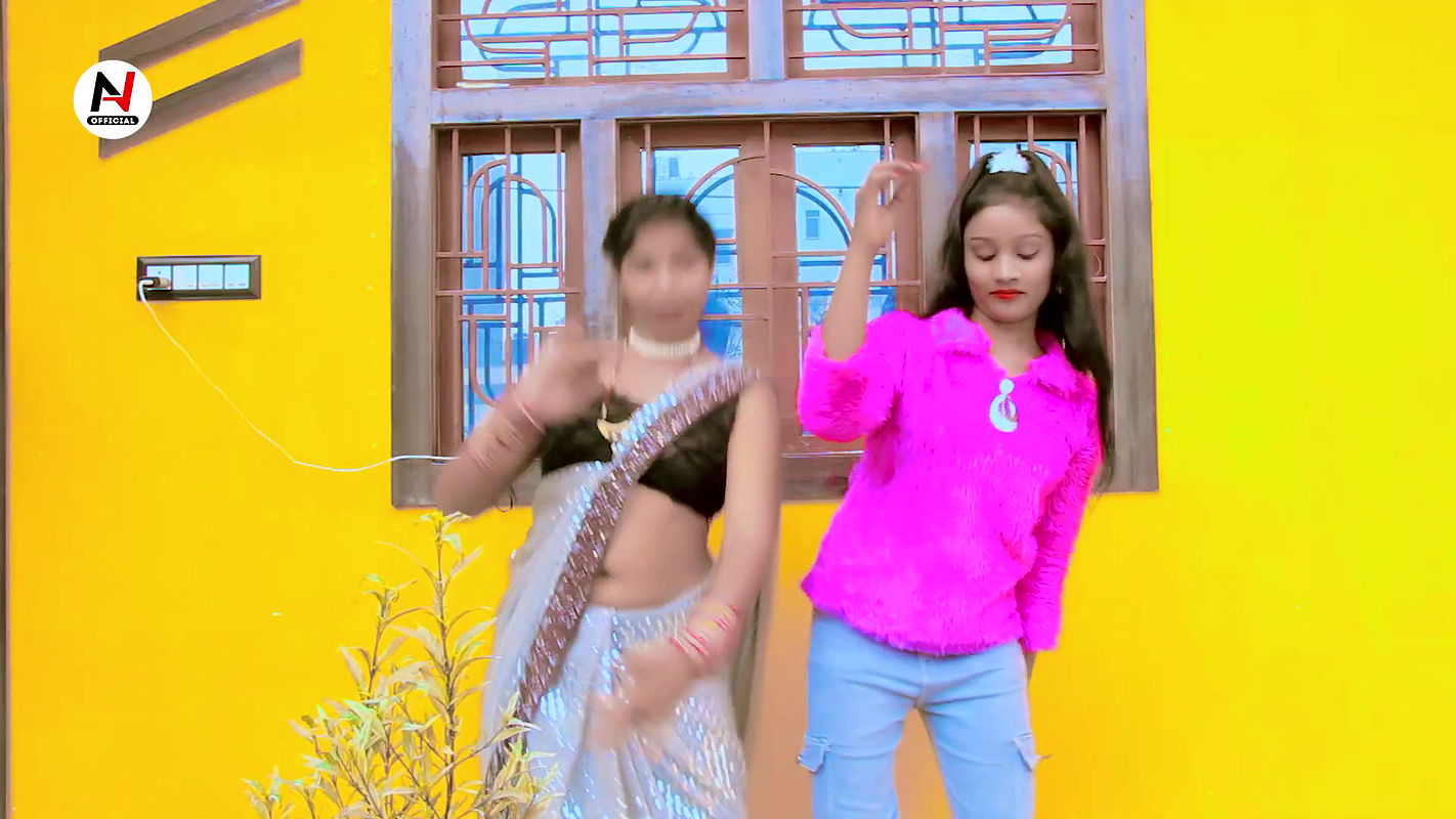 An Unknown babe hot song Saree removed, Navel caressed 2