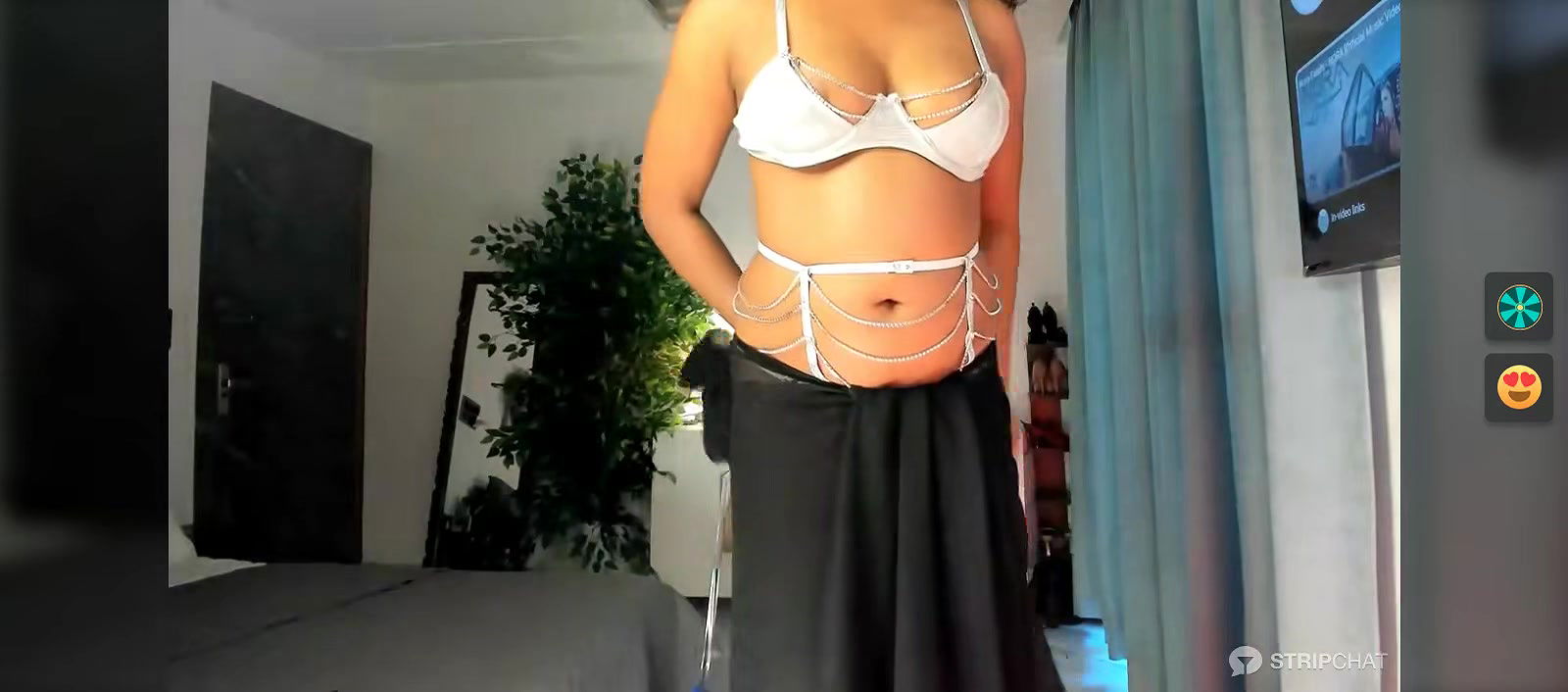 Hot girl spreading her legs masturbating with sex toys2