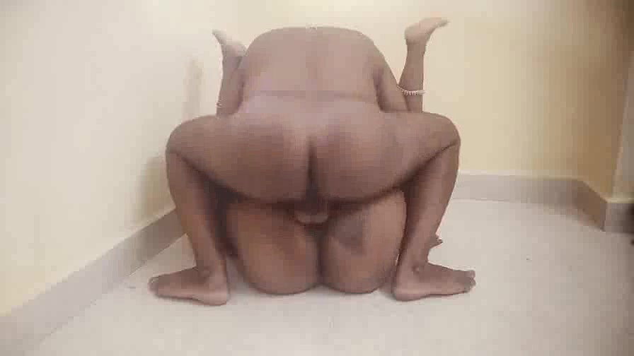 Alone Tamil Aunty Fucked Neibour2