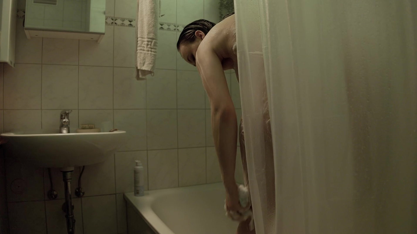 Gwen-Justine Maxi Kraft – Und bitte! (2025) HD 1080p2