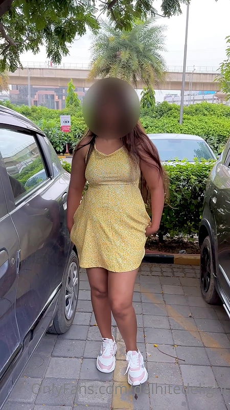 Delhite_Delight_OnlyFans_give panty to her fan2