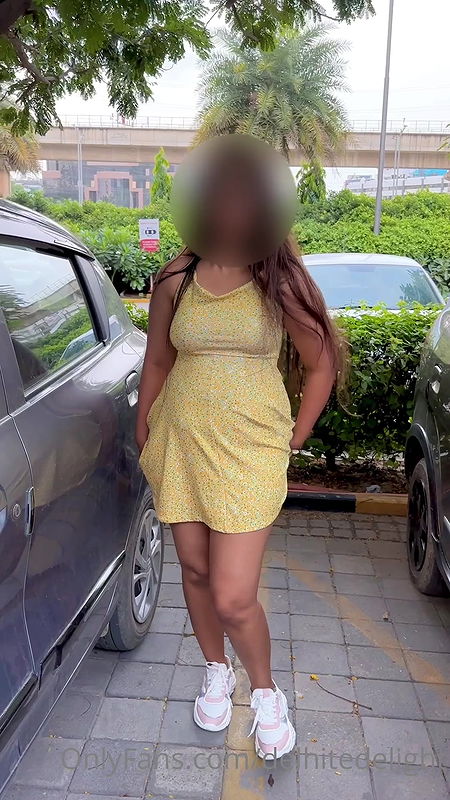 Delhite_Delight_OnlyFans_give panty to her fan2