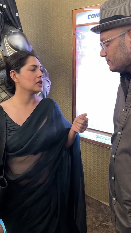 Bengali actress big deep navel hole in black transparent saree2