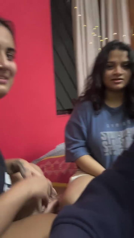 college girls fun big pressing boobs in tshirt2