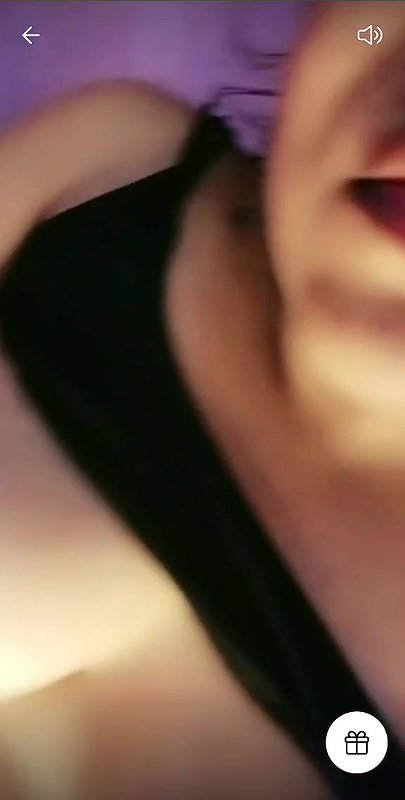Hot Bhabhi Sona Nude Show Live and Masturbating Pussy With Full face2