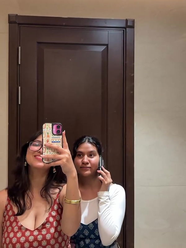 desi girl big tits and cleavage in sexy maroon top2