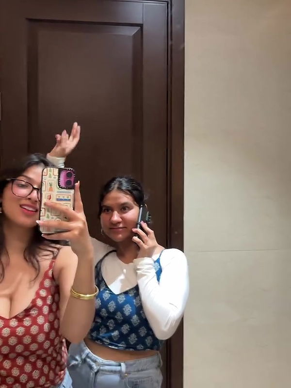 desi girl big tits and cleavage in sexy maroon top2