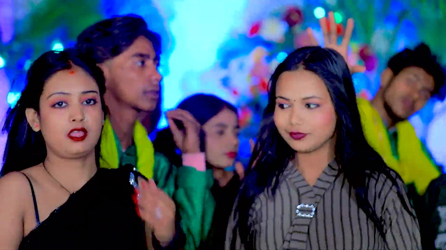 An Unknown hot saree song – Deep Navel caressed 2