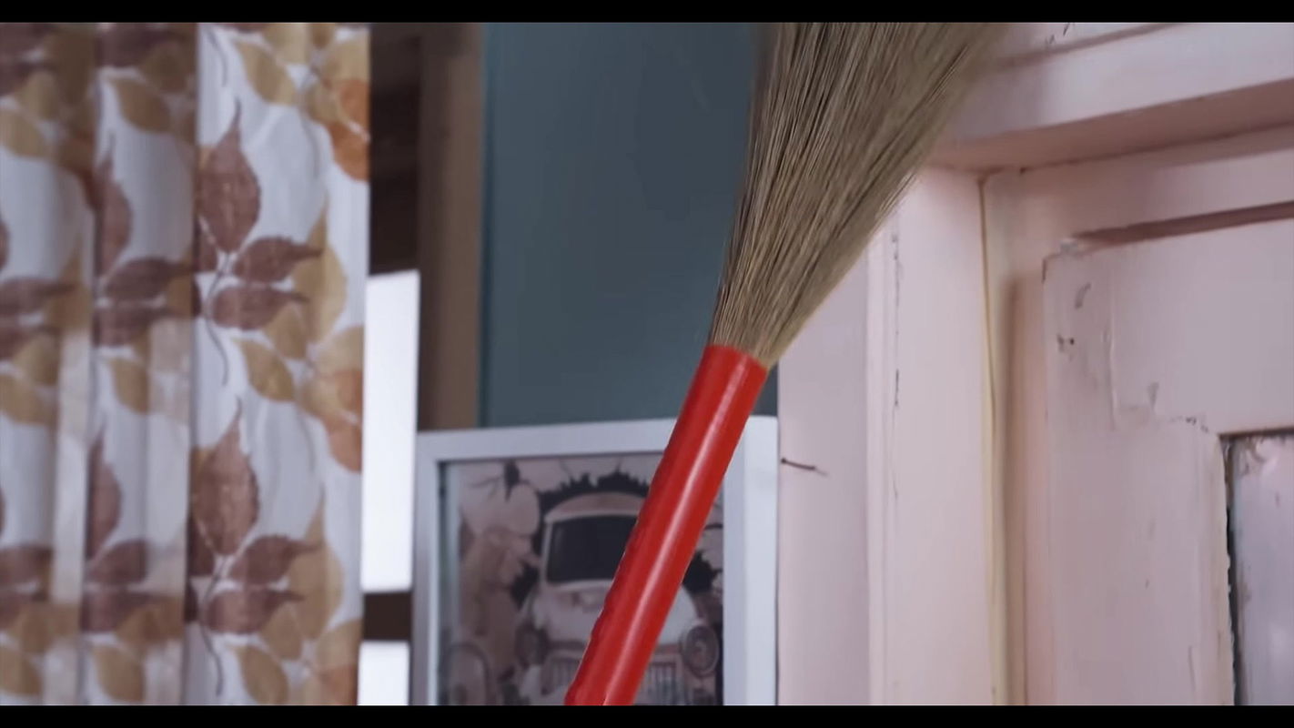 Beautiful bhabhi enjoyed by lover – Saree, Side Hip showcaressed, Expressions 2