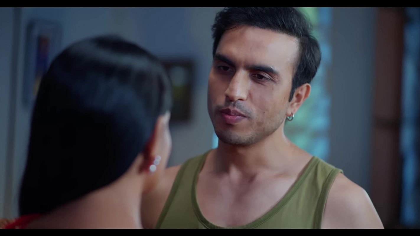 Beautiful bhabhi enjoyed by lover – Saree, Side Hip showcaressed, Expressions 2