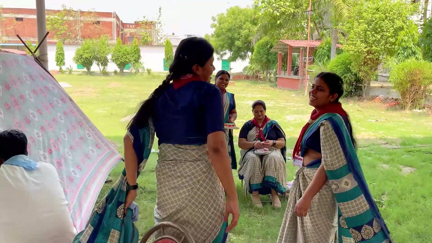 Sexy assami teacher open deep navel in blue saree 2