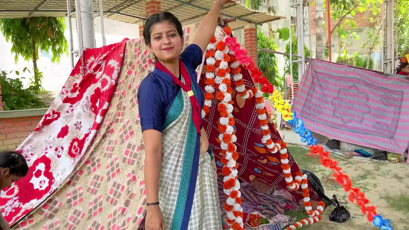 Sexy assami teacher open deep navel in blue saree 2