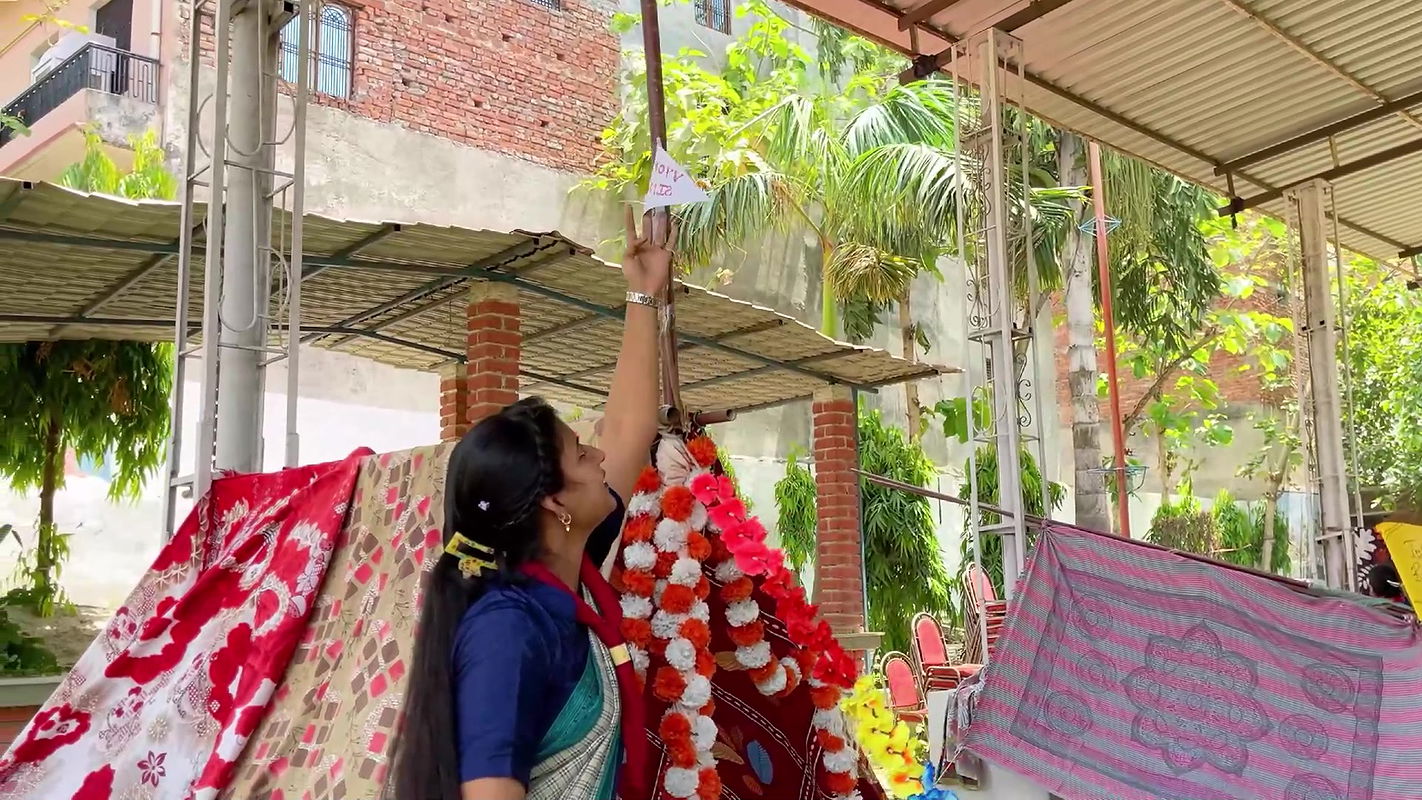 Sexy assami teacher open deep navel in blue saree 2