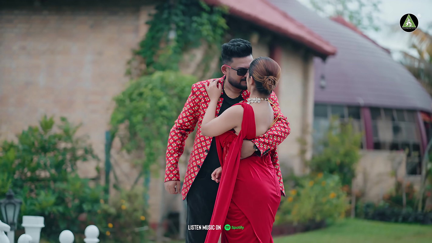 Very beautiful horny girl enjoyed fully by lucky singer 2