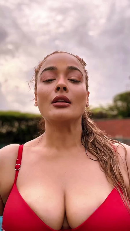 kiran rathod big breasts in red bra 2
