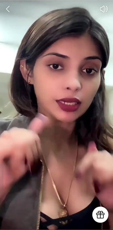 Sexy Tango Girl Bomb Gives Tit Flash Live With face 2