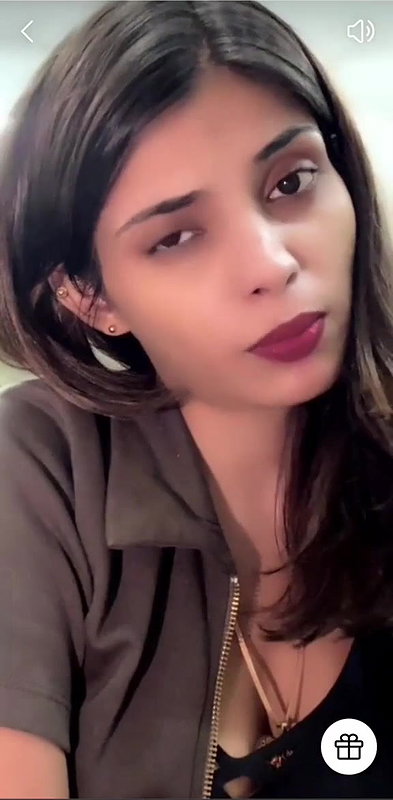 Sexy Tango Girl Bomb Gives Tit Flash Live With face 2