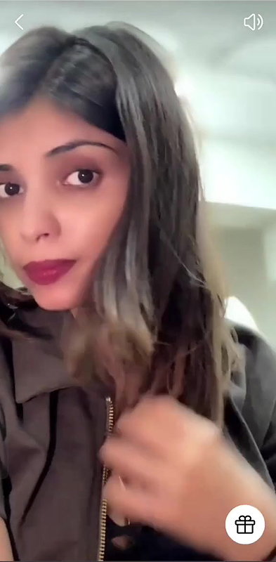 Sexy Tango Girl Bomb Gives Tit Flash Live With face 2