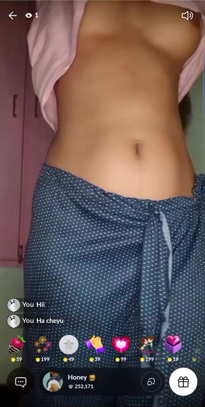 Horny Honey Masturbating With Cucumber and Show Asshole 2