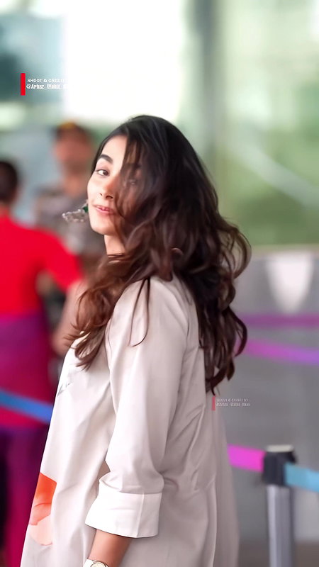 POOJA HEGDE DUSKY SEXY CURVES FLAWLESS UUFFF HQ VIDEO2