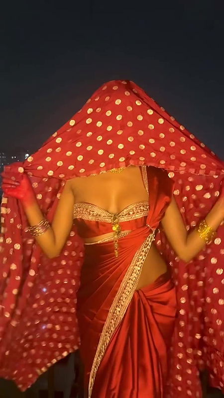 RED SIZZLING DESI BABE RITU WILD LOOKS IN OFF SHOULDER BLOUSE SAREE UUFFF2