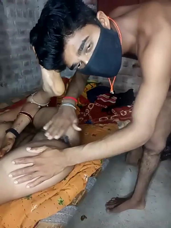 Desi cam model Aapki_Chahat village couple fucking show live2