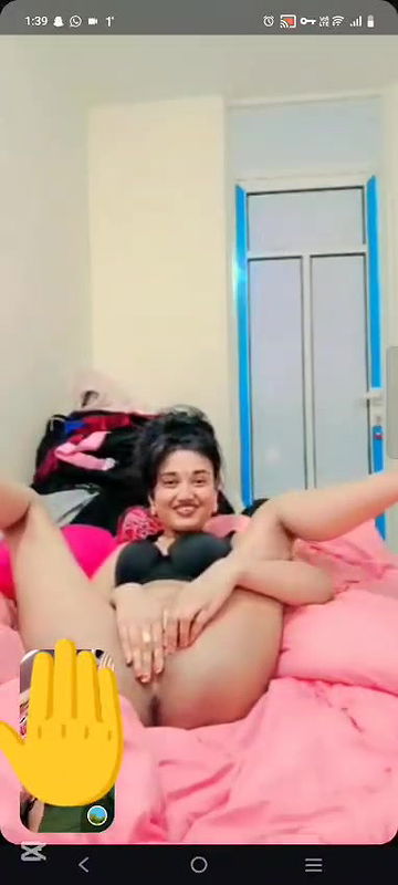 Horny gf pussy fingering showing in video call to her bf2