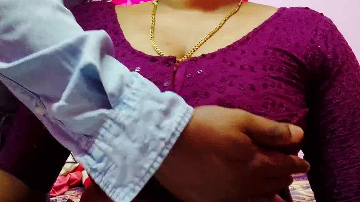 Tamil Aunty Boobs Massage with a Guy 2