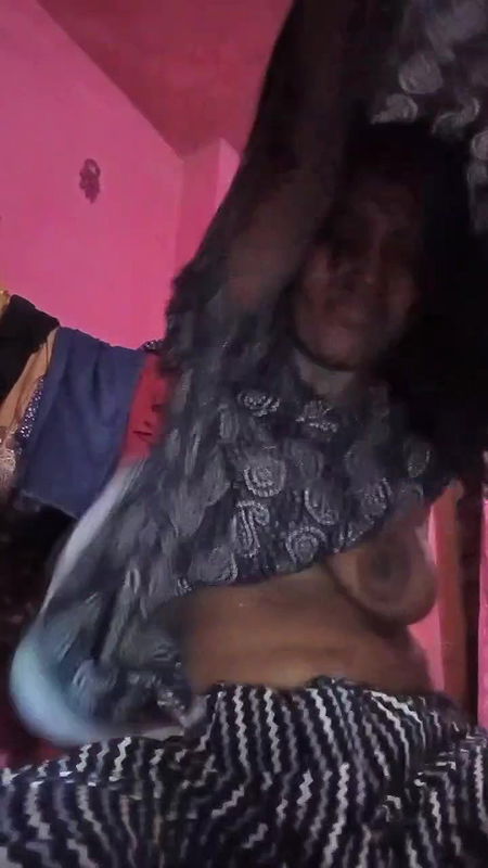 Horny Unsatisfied Bhabhi Showing Fingering 2