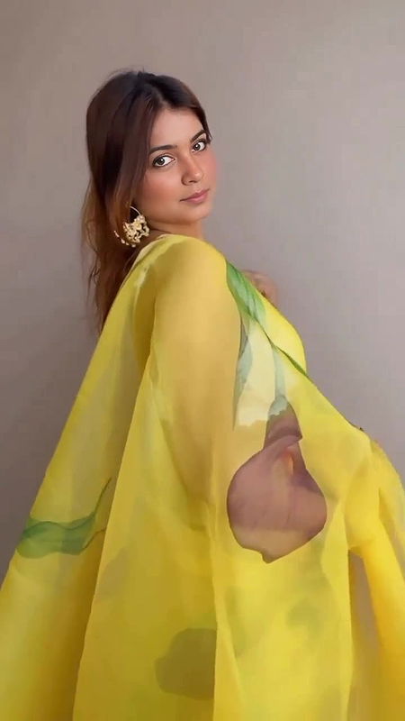 I absolutely adore wearing my vibrant yellow saree Priya Babe 2