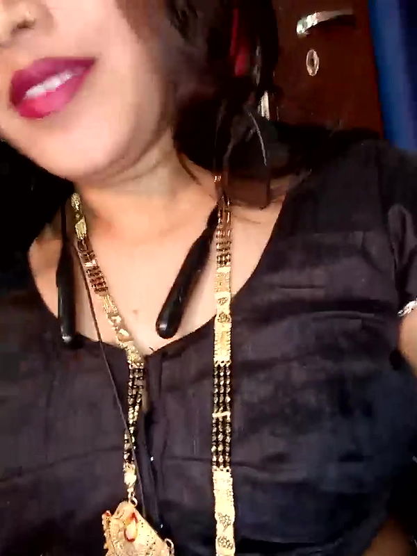 ANUPAMA_JHOSHI saree nude showing show 2