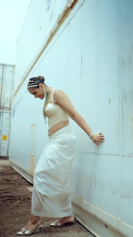Prachi Tehlan sexy navel,boobs in white costume 2