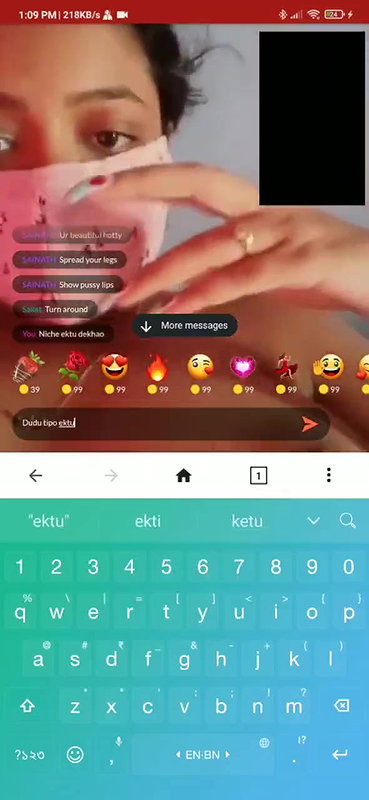 Sexy Maal Showing Nude On Live 2