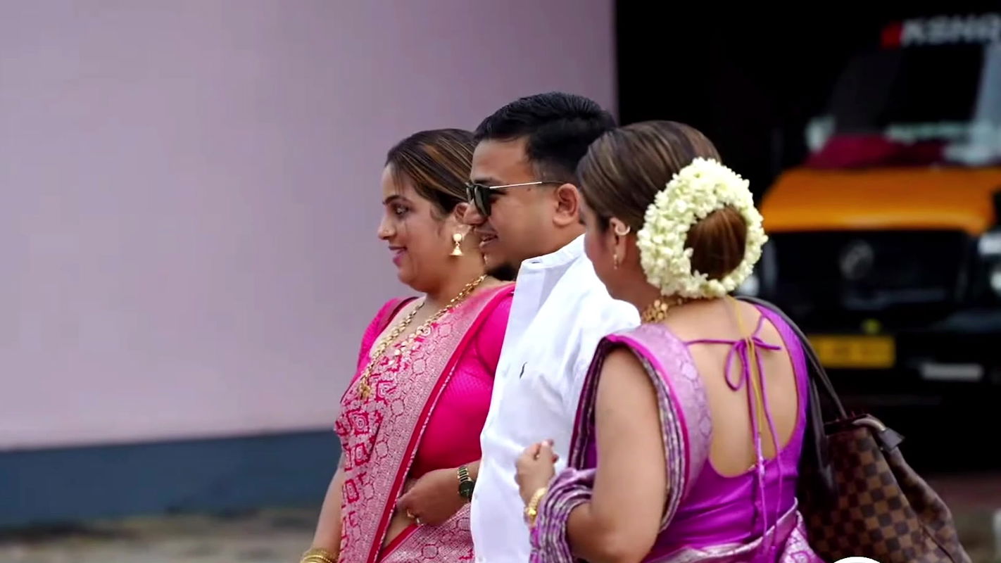 busty Malayali lady in white and violet kerala costume 2