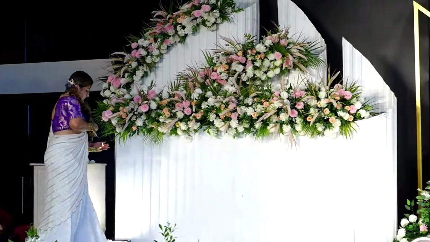 busty Malayali lady in white and violet kerala costume 2