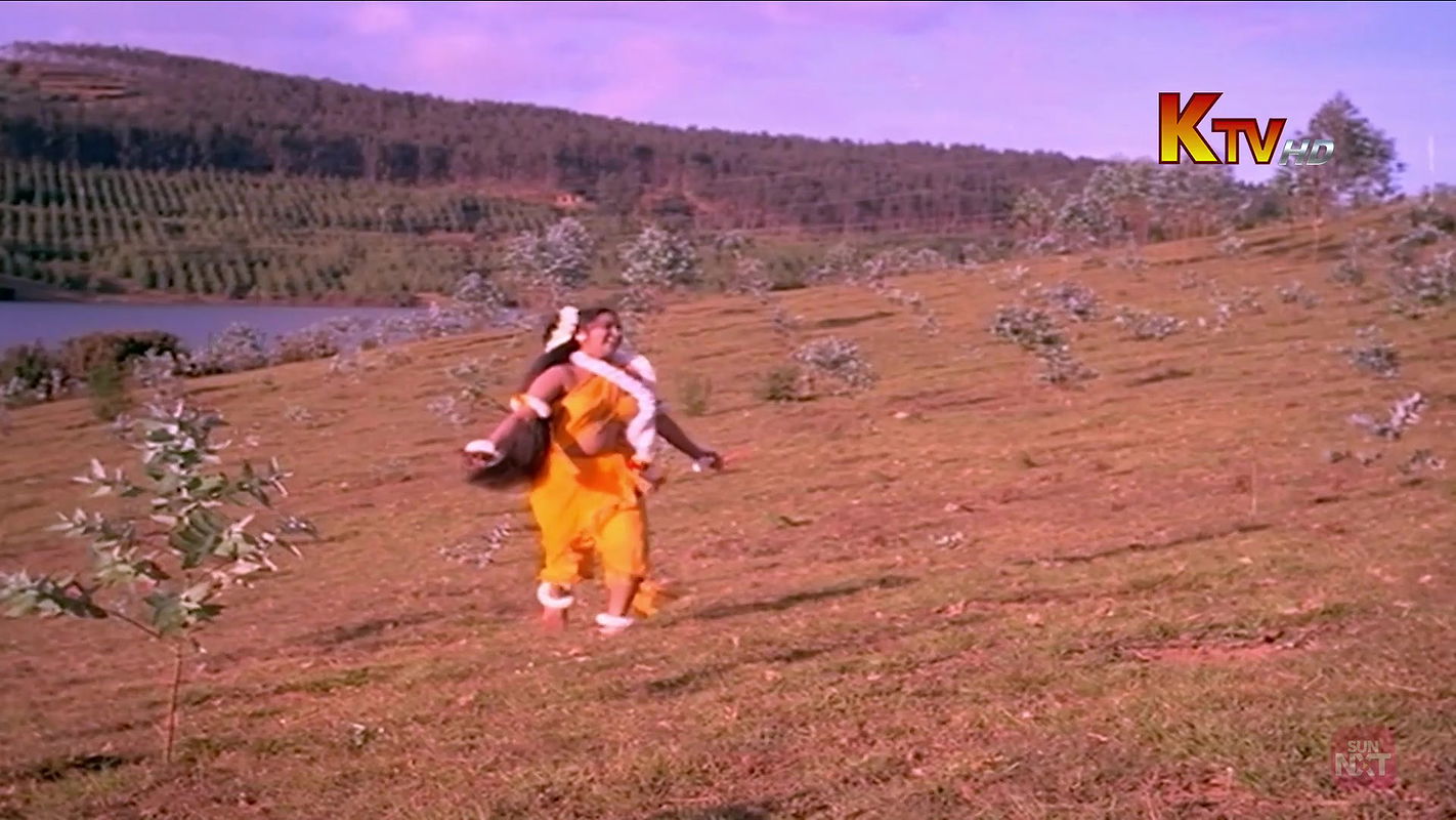 Kumari Pennin Ullathile – Vaan Megame (Radhika Sarathkumar) KTV HD WebDL 2