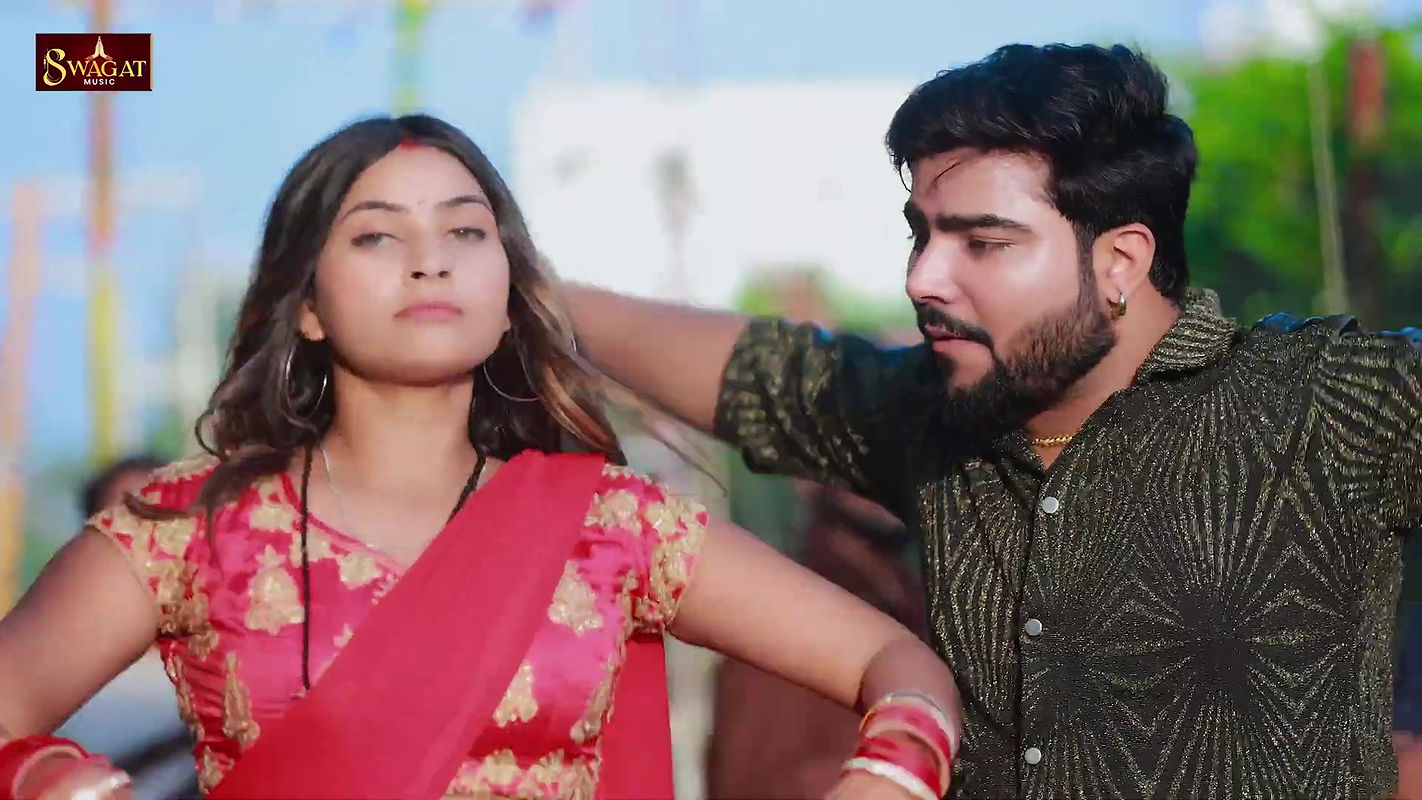 Puja Pandey hot saree song – Milk poured into navel, Navel lick 2