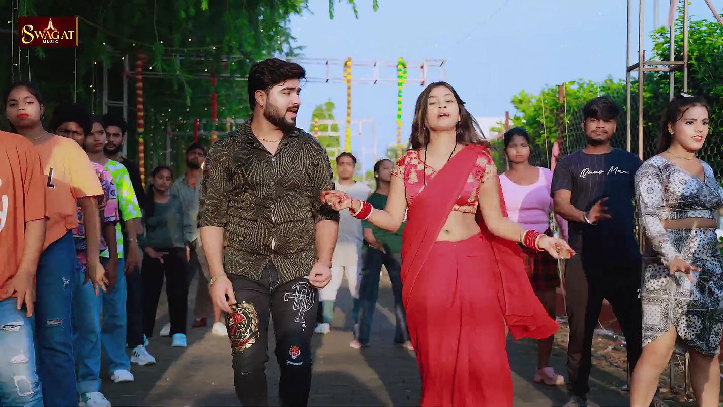 Puja Pandey hot saree song – Milk poured into navel, Navel lick 2