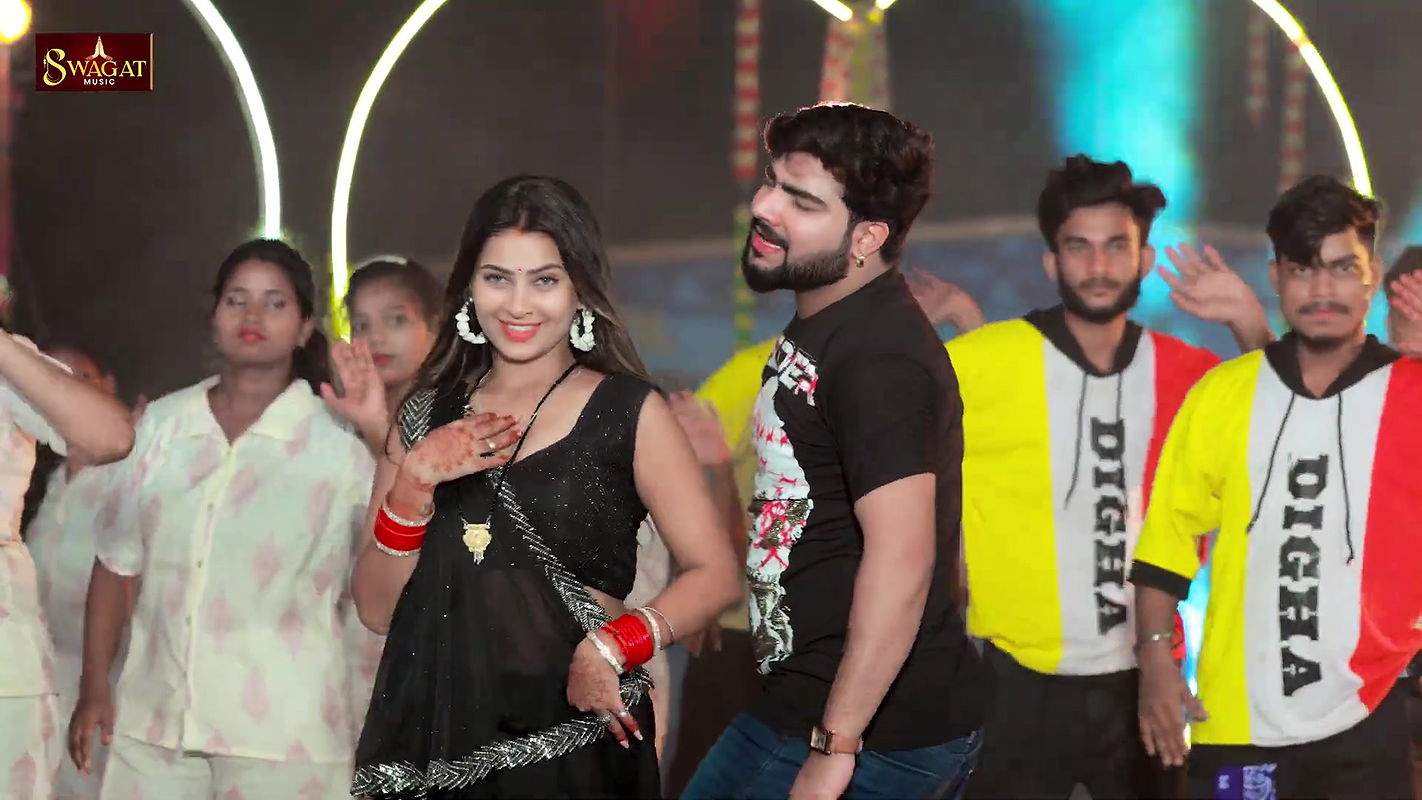 Puja Pandey hot saree song – Milk poured into navel, Navel lick 2