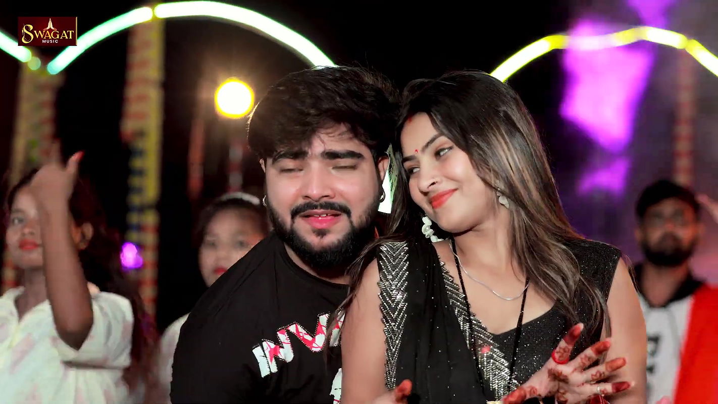 Puja Pandey hot saree song – Milk poured into navel, Navel lick 2