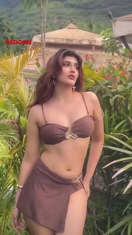 SHRADDHA TIWARI SEDUCTIVE AND HOT SEXY LOOKS YUMM 2
